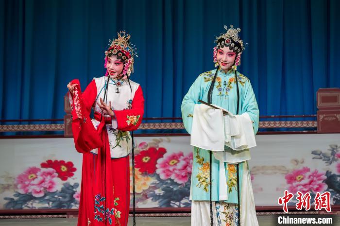 桂劇演員談地方戲曲發(fā)展：觀眾對(duì)桂劇不夠了解 要慢慢培養(yǎng)(圖1)