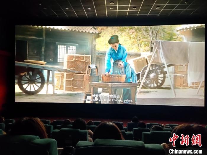 越劇電影《漢文皇后》福建首映 導演錢勇攜主創亮相(圖2)