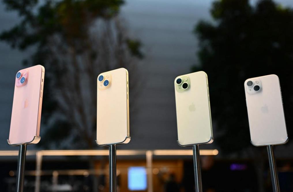 露出蘋(píng)果LOGO身份象征？揭露iPhone用戶愛(ài)用裸機(jī)的6大關(guān)鍵(圖1)