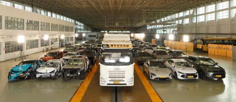 鉆卡測(cè)試挑戰(zhàn)車企極限？生命安全不是選擇題